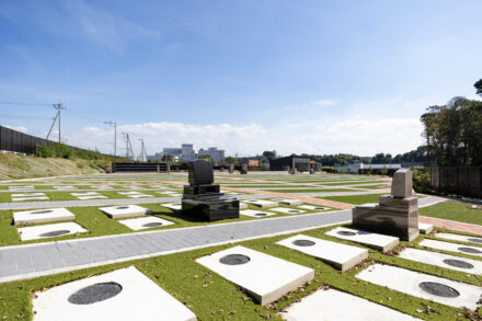 芝生墓地のメリット・デメリット