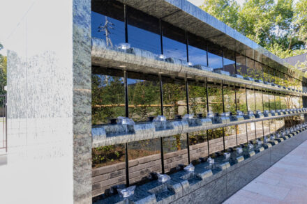 お墓の不安を解消！「永代供養墓」と「永代供養付き」プランを選ぶメリットとは？